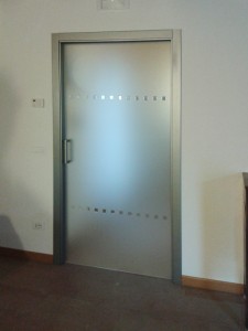 porte vetro satinato decorato cassa ral alluminio pordenone treviso udine padova (4) 