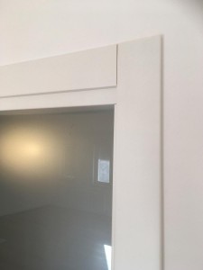 porta porte vetro satinato cassone eclisse cassone scrigno coprifili cornici laccate bianco ral 9010 porte di vetro scorrevoli doppie pomolo pomoli vetro udine pordenone treviso venezia oderzo (17) 