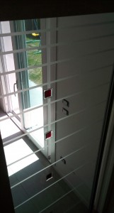 W20170516_150941porta vetro cassa eclisse float sabbiato profilo alluminio interno muro  