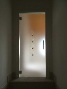 Porta_battente_tutto_vetro_satinata_battenti_vetro_pordenone_treviso_vetra_porte_di_vetro (12) 