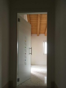 Porta_battente_tutto_vetro_satinata_battenti_vetro_pordenone_treviso_vetra_porte_di_vetro (15) 