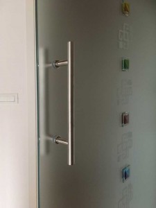 Porta_battente_tutto_vetro_satinata_battenti_vetro_pordenone_treviso_vetra_porte_di_vetro (20) 